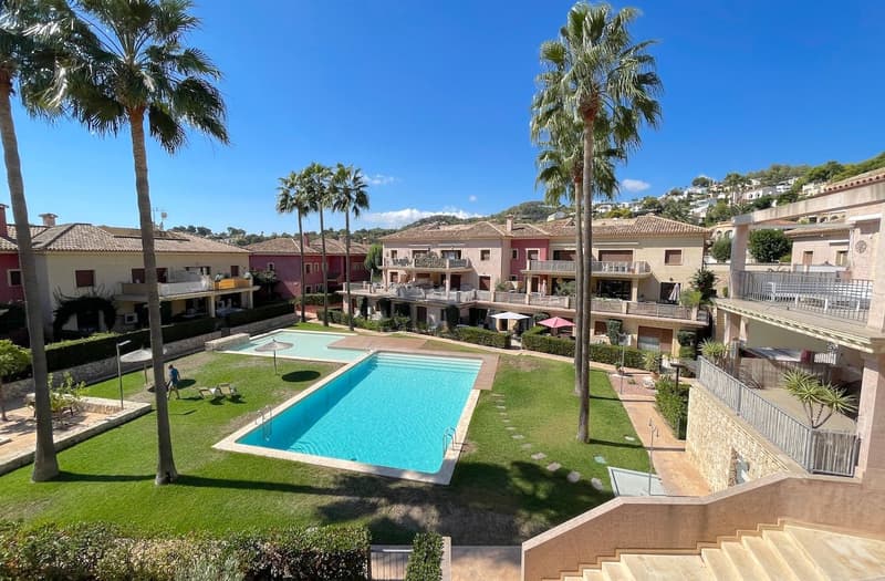 Prachtig Duplex Appartement op de Bovenste Verdieping in Jardines de Montemar, Benissa Costa