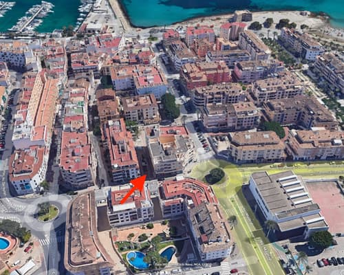 Afgesloten parkeerplaats te koop in het centrum van Moraira