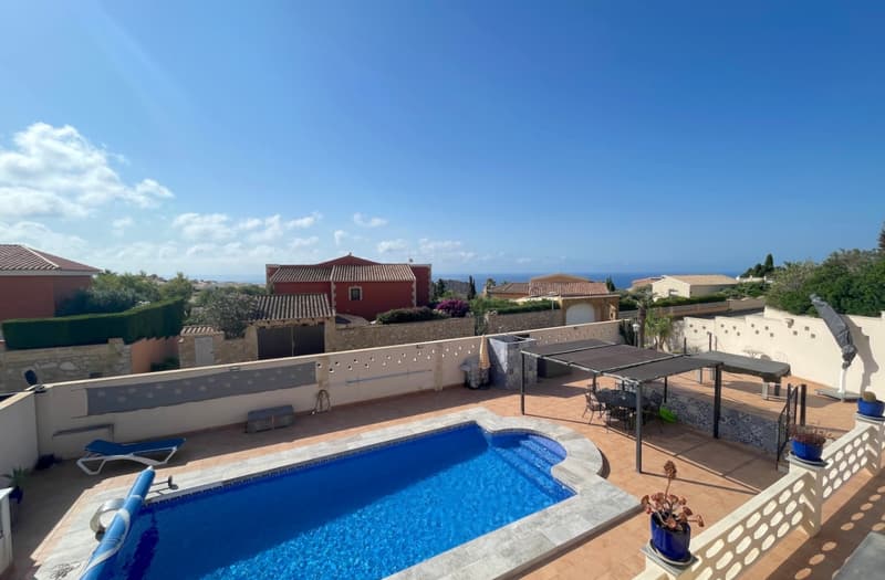 Locatie!!! 2-slaapkamer zeezicht-villa te koop in Cumbre del Sol | Benitachell
